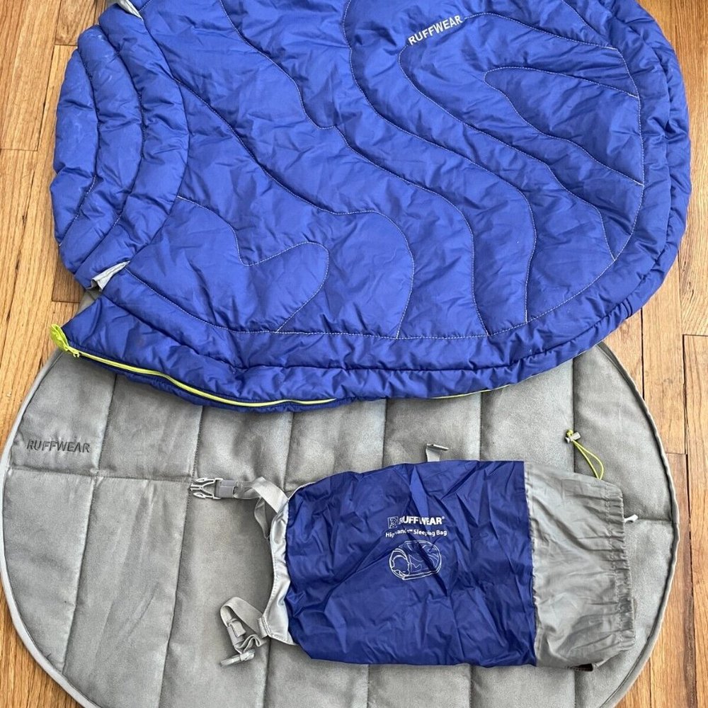 Ruffwear Highlands Sleeping Bag, Pad Huckleberry Blue Cloudburst Grey Medium Dog